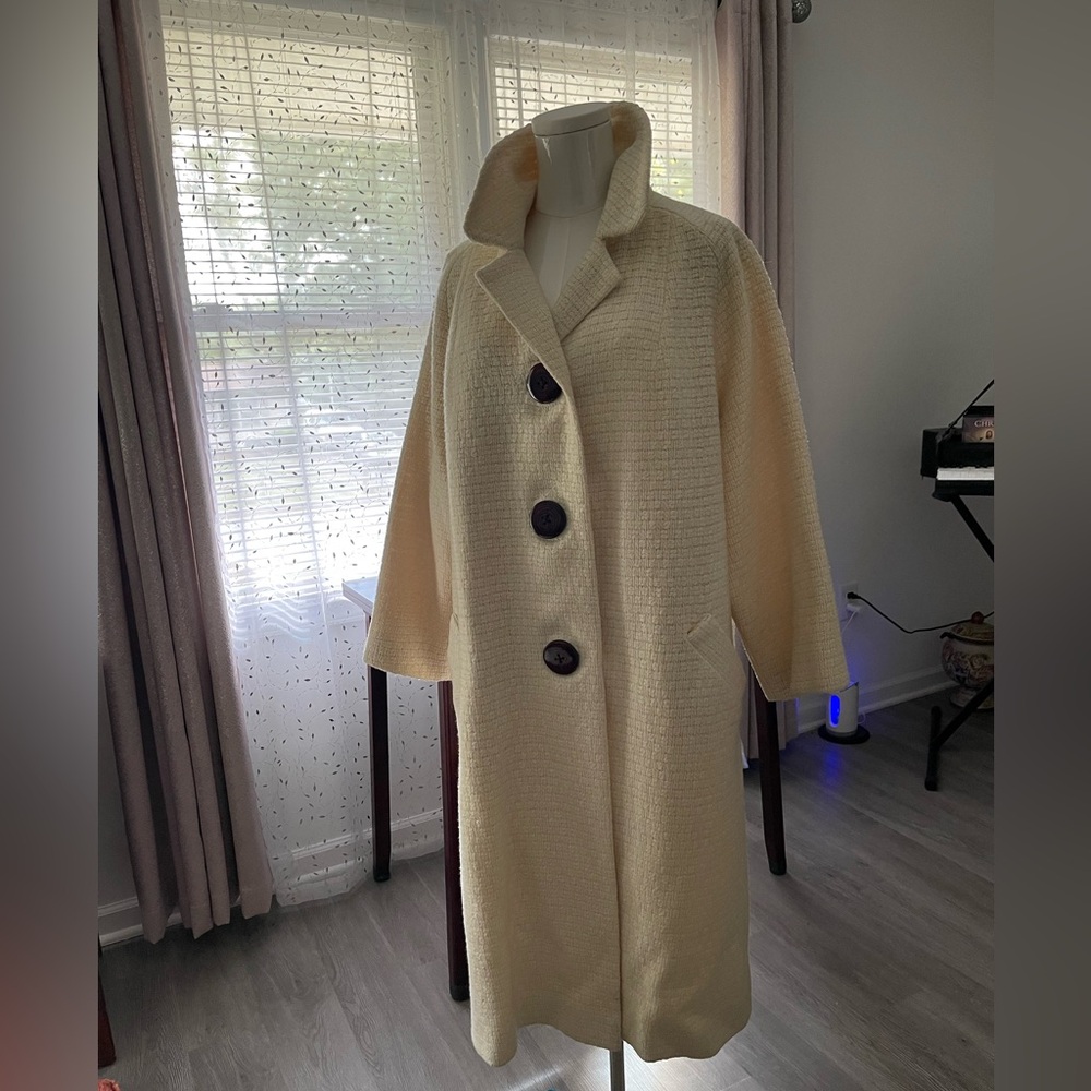 Vintage Beautiful Cream Coat, Basketweave Pattern with Large Buttons, Size M